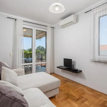 Bugenvila Apartman *