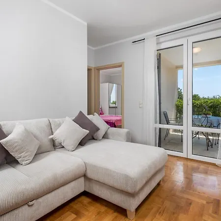 Bugenvila Apartman Brzac