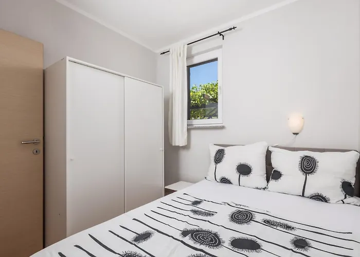 Bugenvila شقة Brzac