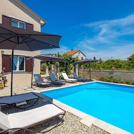 Bugenvila Appartement Brzac