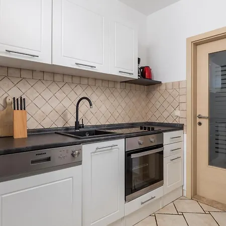 Appartement Bugenvila Brzac